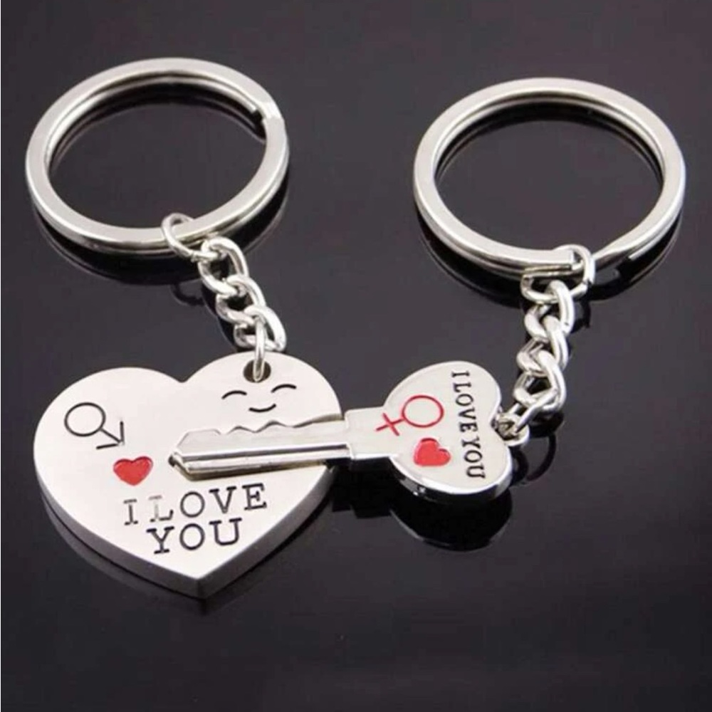 🛍️2/$18 💕Couples Matching Keychain Set Heart and Key I Love You, New